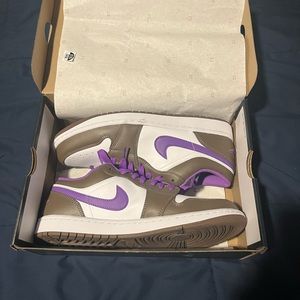 Jordan 1s purple mocha low